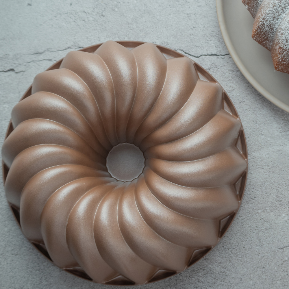 HAPPIELS bundt cake pan fluted tube mold for baking pound pan oven molds nonstick pfoa free pans baking non stick nontoxic toxic german coffee Moldes para pasteles Bundt cake bund best rated top tin tins