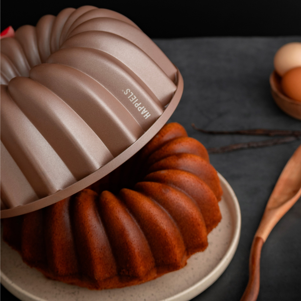 HAPPIELS bundt cake pan fluted tube mold for baking pound pan oven molds nonstick pfoa free pans baking non stick nontoxic toxic german coffee Moldes para pasteles Bundt cake bund best rated top tin tins