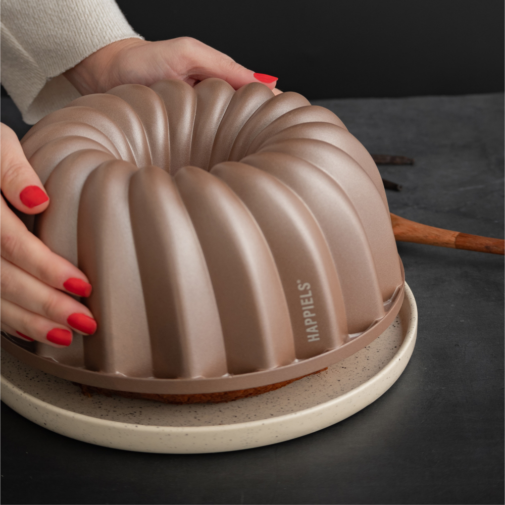 HAPPIELS bundt cake pan fluted tube mold for baking pound pan oven molds nonstick pfoa free pans baking non stick nontoxic toxic german coffee Moldes para pasteles Bundt cake bund best rated top tin tins