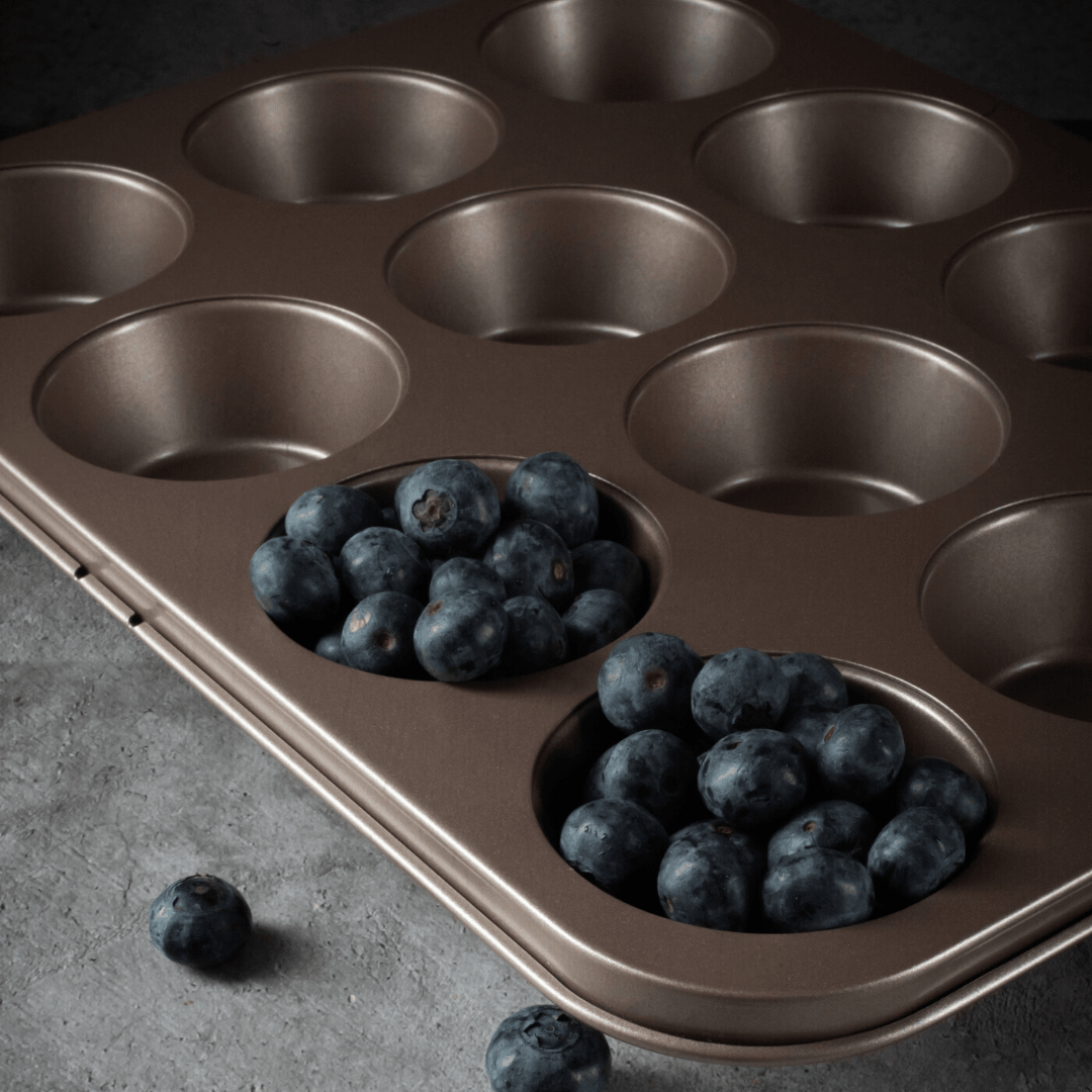 Calphalon Non-Stick Muffin Pan, 12 Cups, Sturdy Metal Baking Pan, Cupcakes  EUC