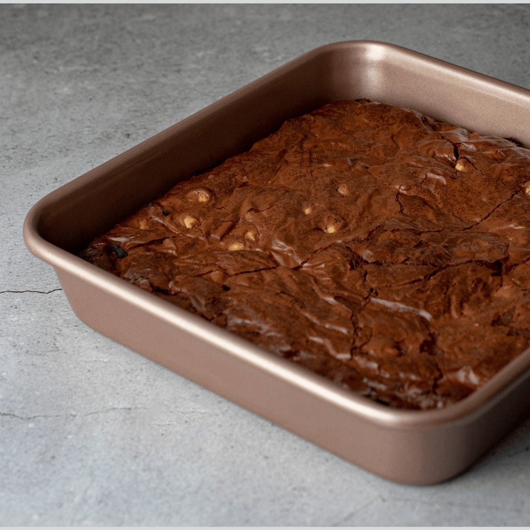 E-far 9 Inch Square Cake Pan with lid, 9x9 Baking Brownie Pans Stainless  Steel Bakeware Set of 2, Non-toxic & Healthy, Easy Clean & Dishwasher Safe  